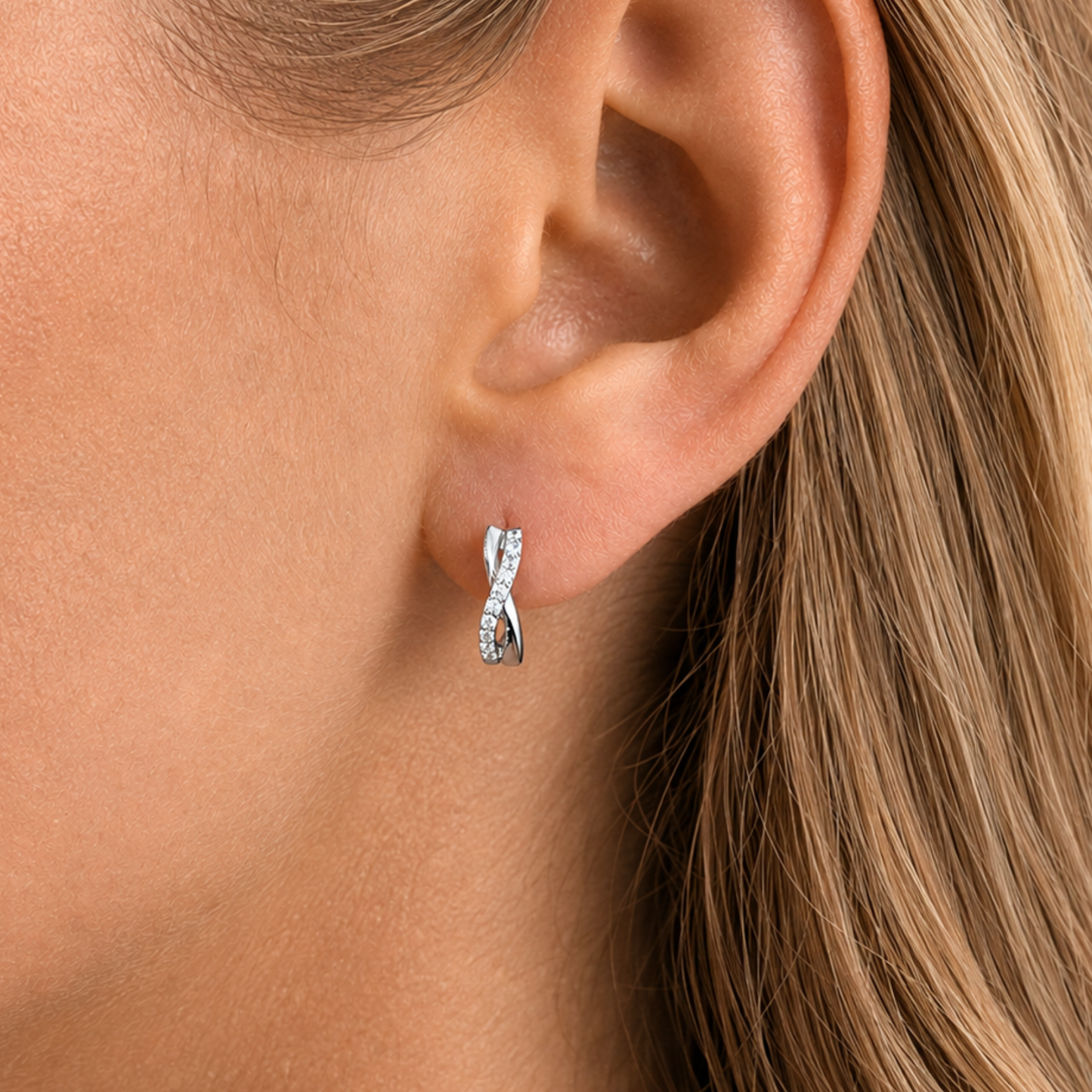 Kolczyki Crystal Infinity Hoop S925 Białe Złoto Damskie