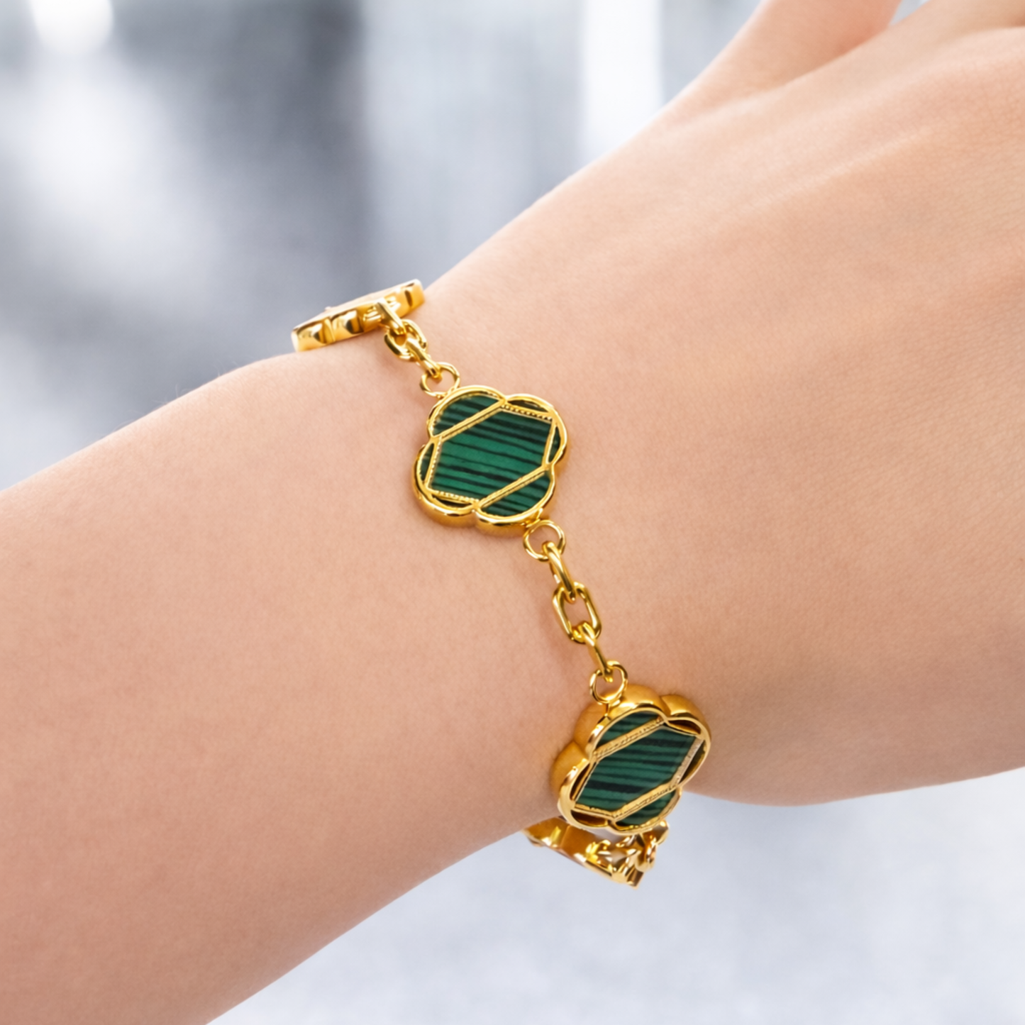 Women's Gold Green Clover Linea Bracelet